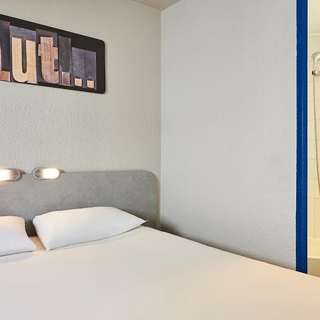 Ibis Budget Versailles Chateau Saint Cyr L'Ecole מראה חיצוני תמונה