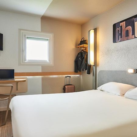 Ibis Budget Versailles Chateau Saint Cyr L'Ecole מראה חיצוני תמונה