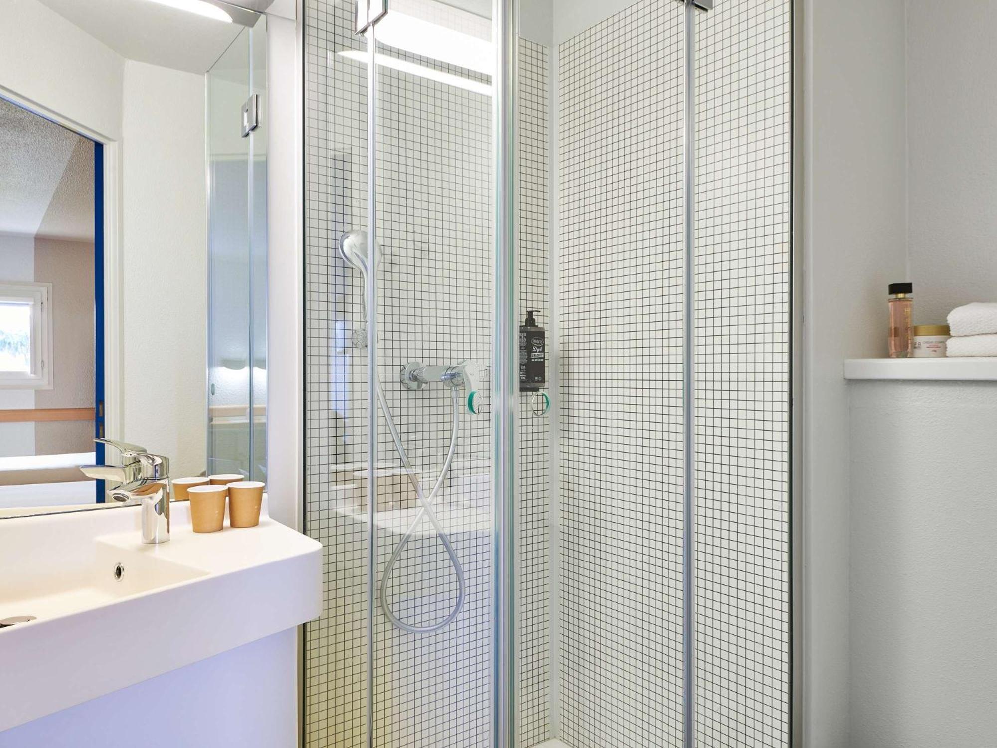 Ibis Budget Versailles Chateau Saint Cyr L'Ecole מראה חיצוני תמונה