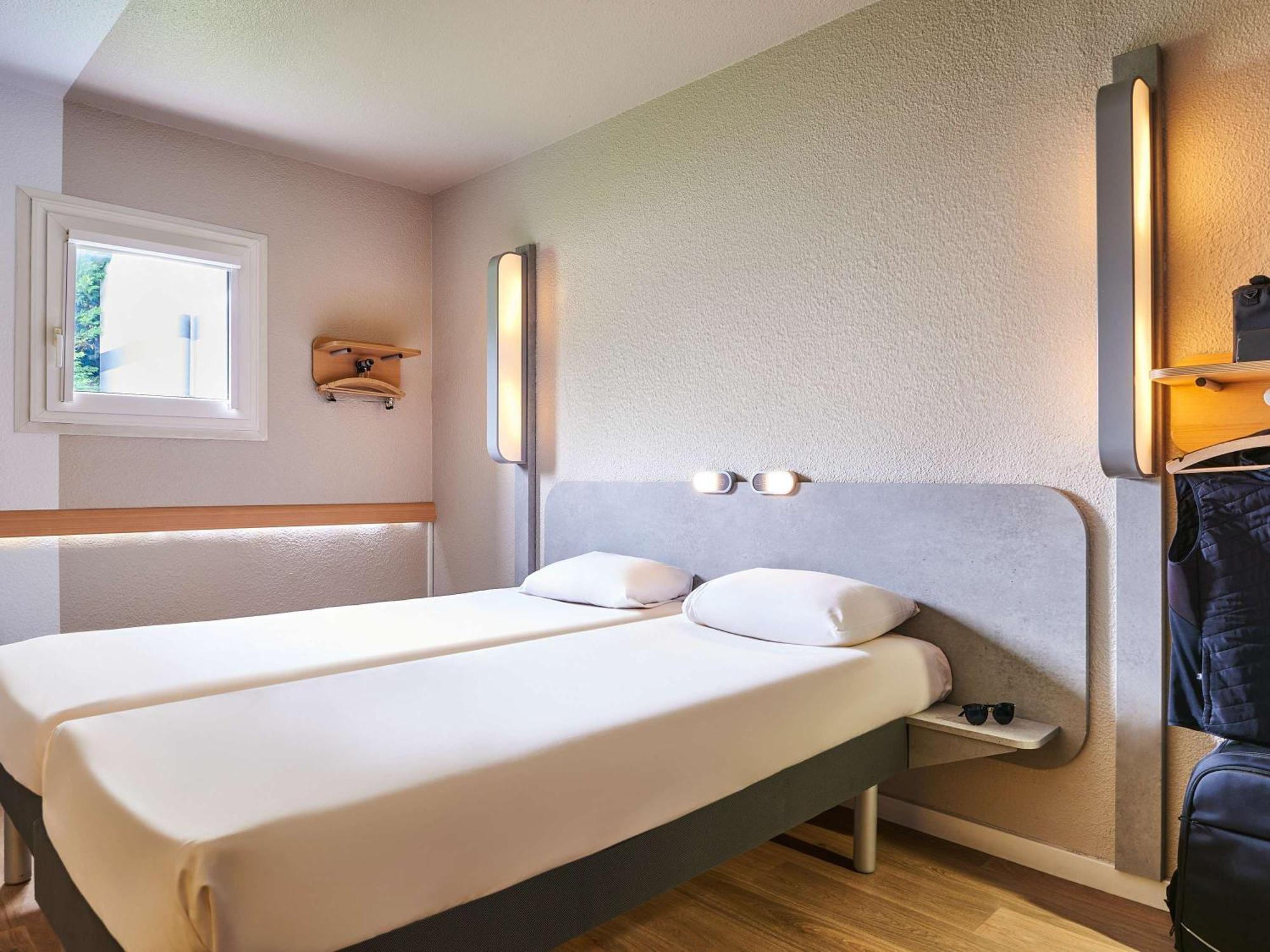Ibis Budget Versailles Chateau Saint Cyr L'Ecole מראה חיצוני תמונה