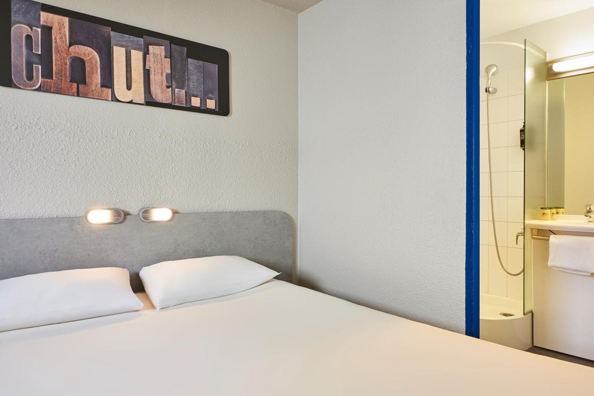 Ibis Budget Versailles Chateau Saint Cyr L'Ecole מראה חיצוני תמונה