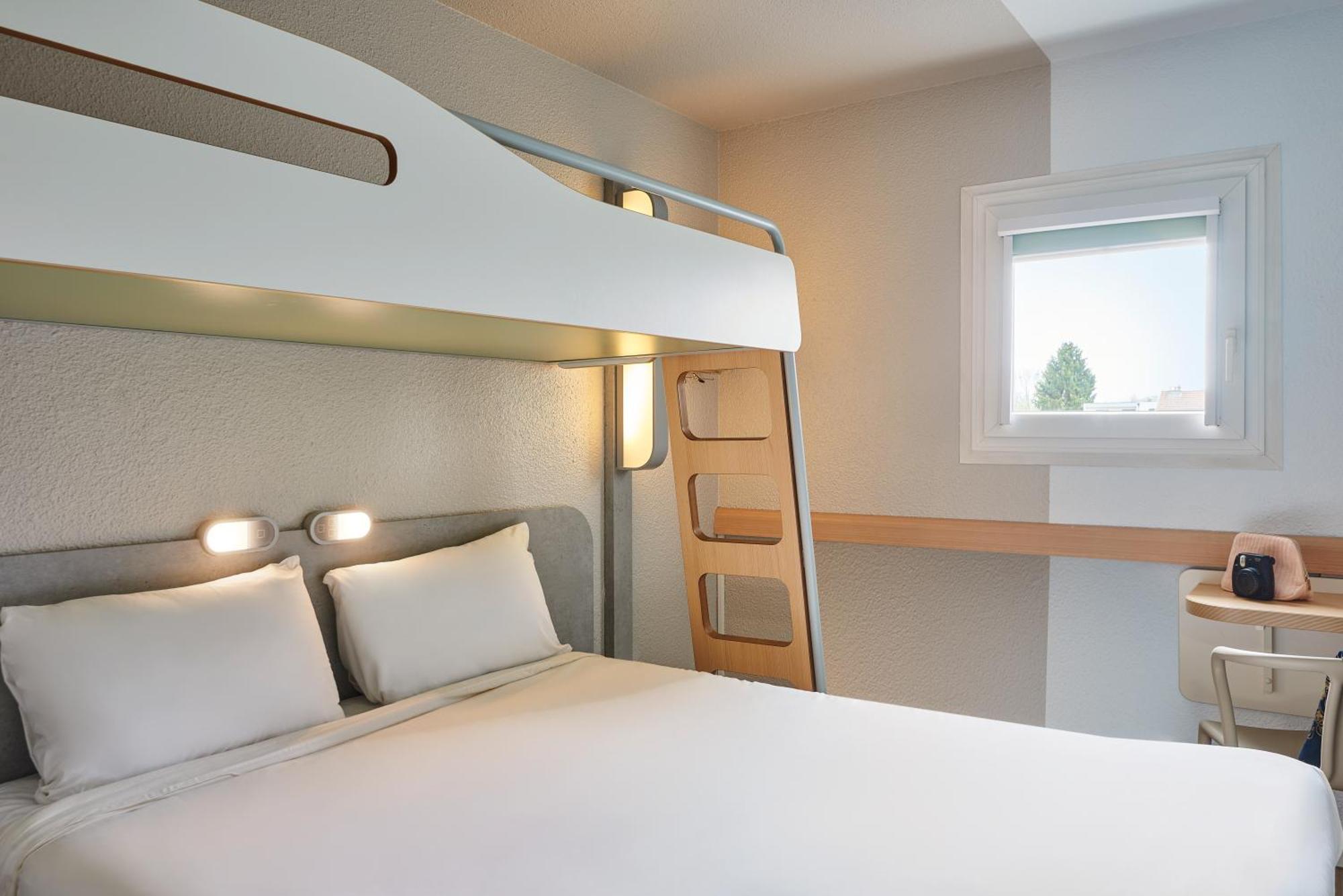 Ibis Budget Versailles Chateau Saint Cyr L'Ecole מראה חיצוני תמונה