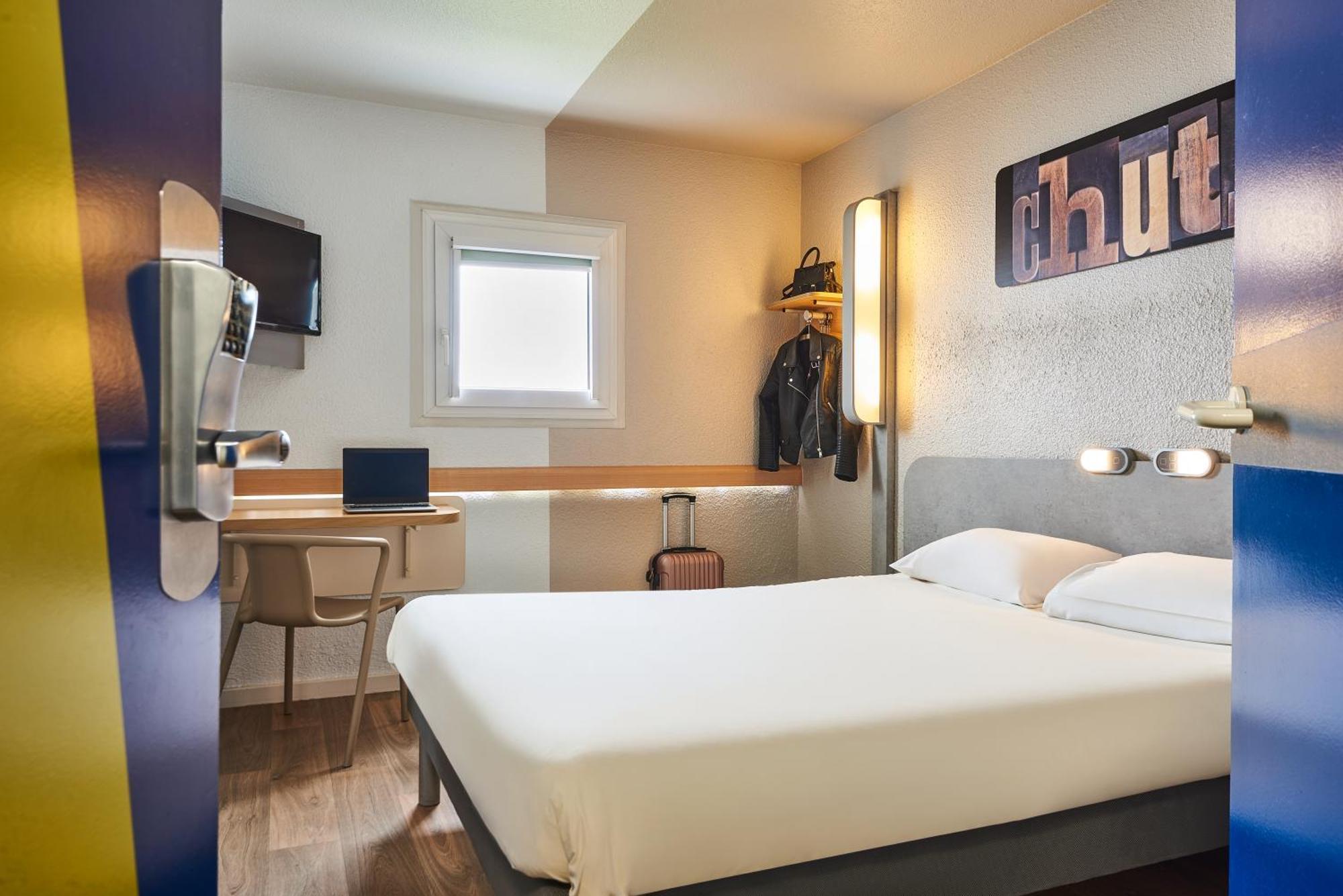 Ibis Budget Versailles Chateau Saint Cyr L'Ecole מראה חיצוני תמונה