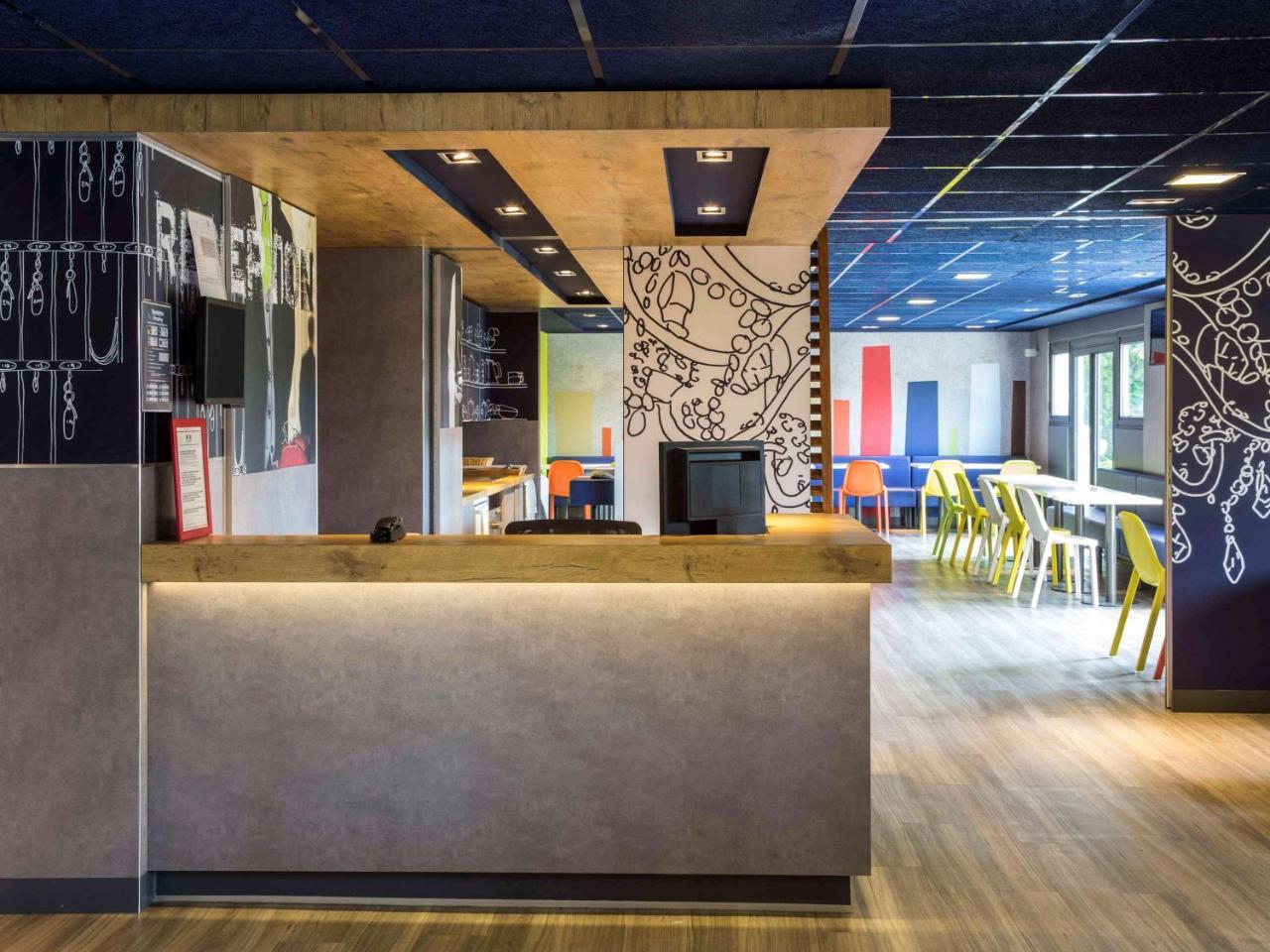 Ibis Budget Versailles Chateau Saint Cyr L'Ecole מראה חיצוני תמונה