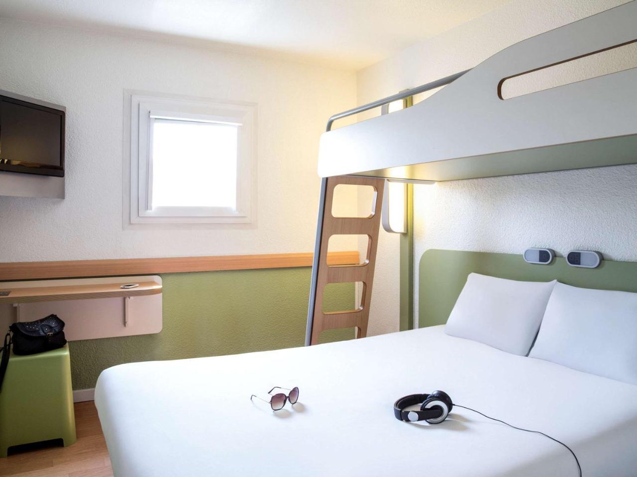 Ibis Budget Versailles Chateau Saint Cyr L'Ecole מראה חיצוני תמונה