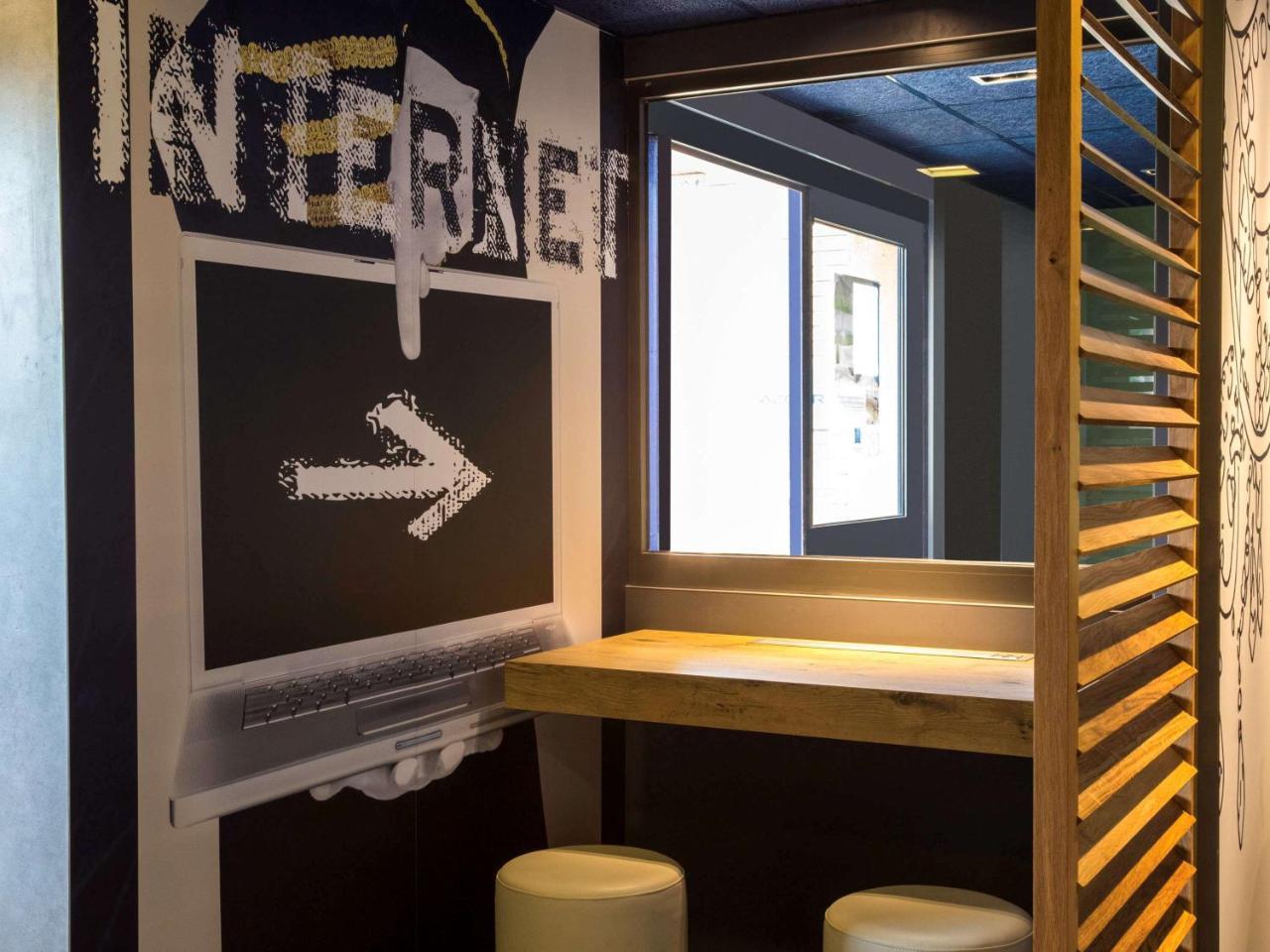 Ibis Budget Versailles Chateau Saint Cyr L'Ecole מראה חיצוני תמונה