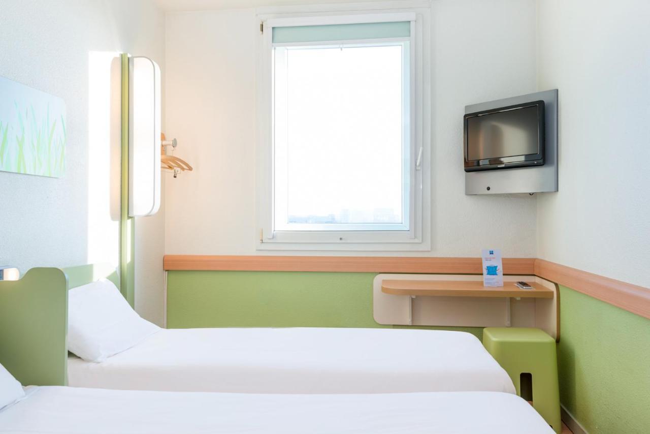 Ibis Budget Versailles Chateau Saint Cyr L'Ecole מראה חיצוני תמונה