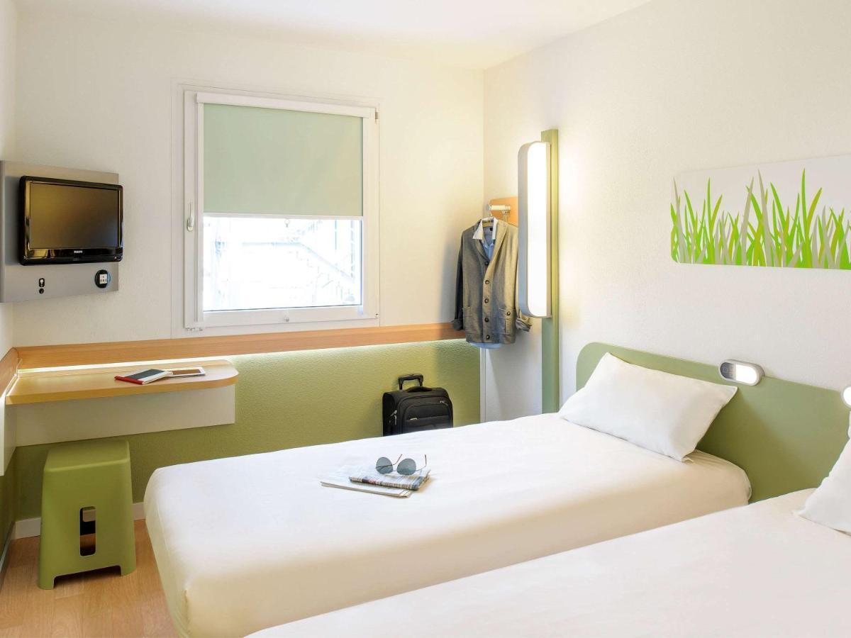 Ibis Budget Versailles Chateau Saint Cyr L'Ecole מראה חיצוני תמונה