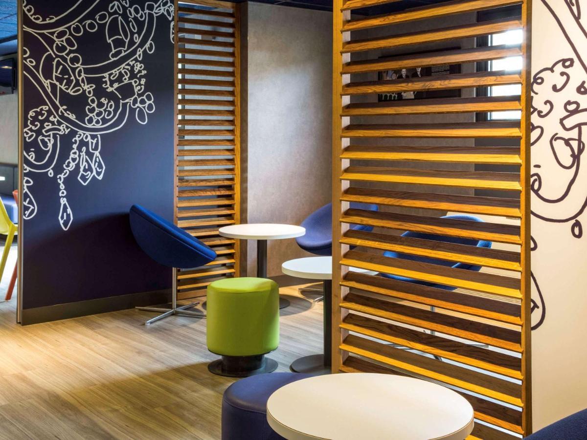 Ibis Budget Versailles Chateau Saint Cyr L'Ecole מראה חיצוני תמונה
